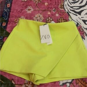 Zara Women's Bright Yellow Skorts